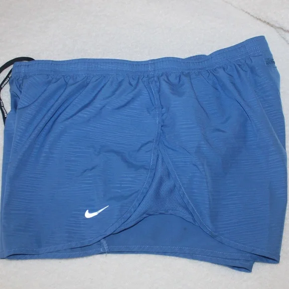 PreLoved Women's Blue Nike Dri-Fit Athletic Shorts - Picture 10 of 10
